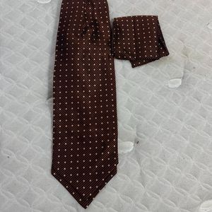 Phat Farm Men Ascot with pocket square